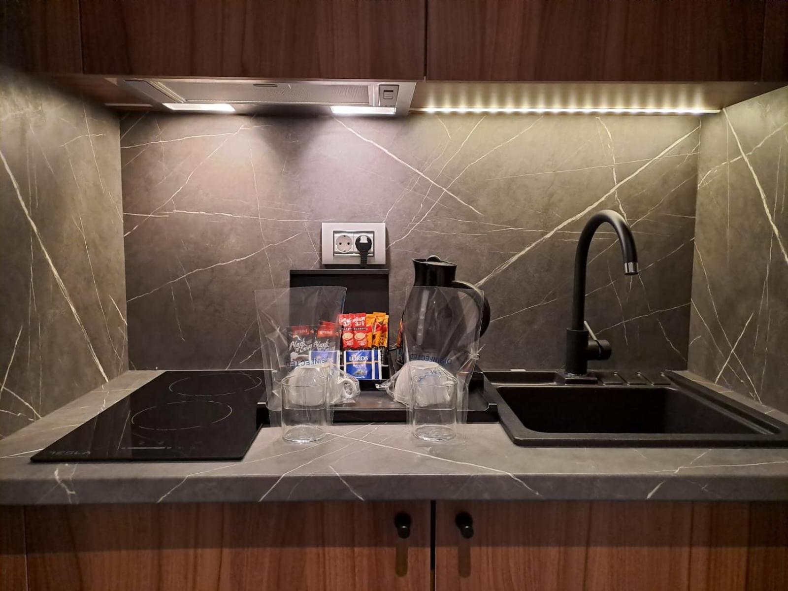 H41 Luxury Suites Belgrade Room photo